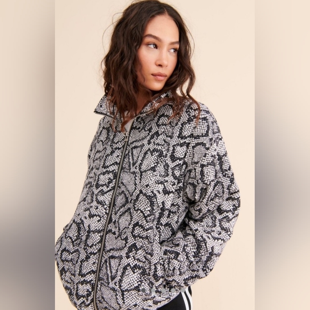 Urban Outfitters Monochrome Bomber Jacket XS - Oversized Fit A Large PTP 22